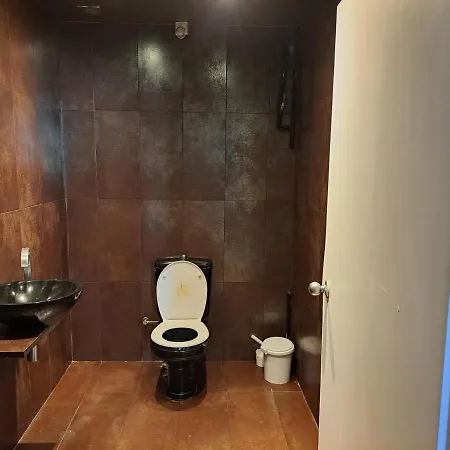 Front With Large Jacuzzi, Double Bed And Sofabed, Overlooking Largest Yachts