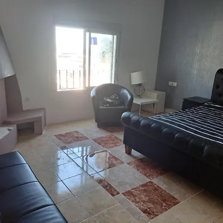 Front With Large Jacuzzi, Double Bed And Sofabed, Overlooking Largest Yachts